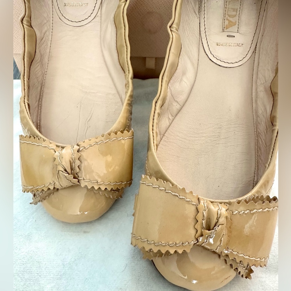 Prada Calzature Nappa Vernice Ballerina Flats Shoes - size 40/9